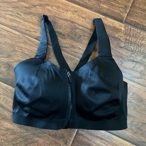VS incredible knockout ultra max Bra